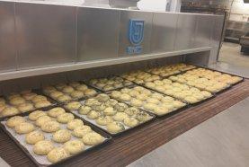 Spuštění nové pekařské pásové pece ve městě Haddon Heights (New Jersey).2